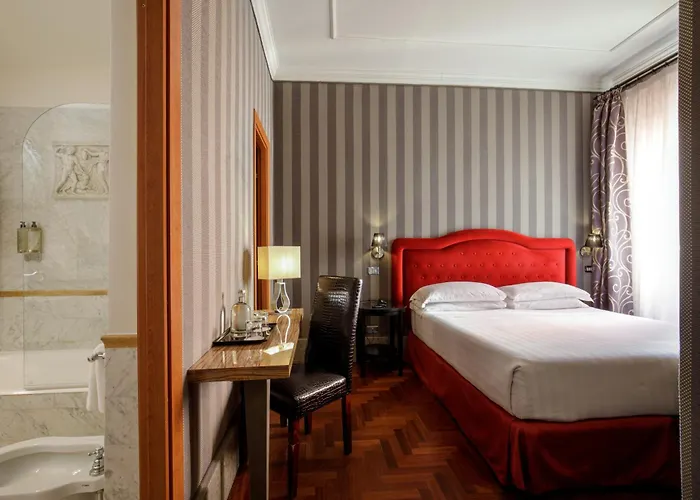Hotel Royal Court 4*