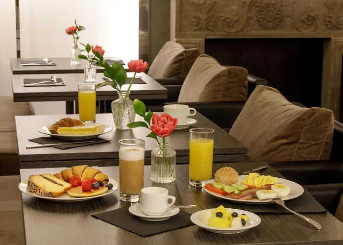 Royal Court Hotel 4*