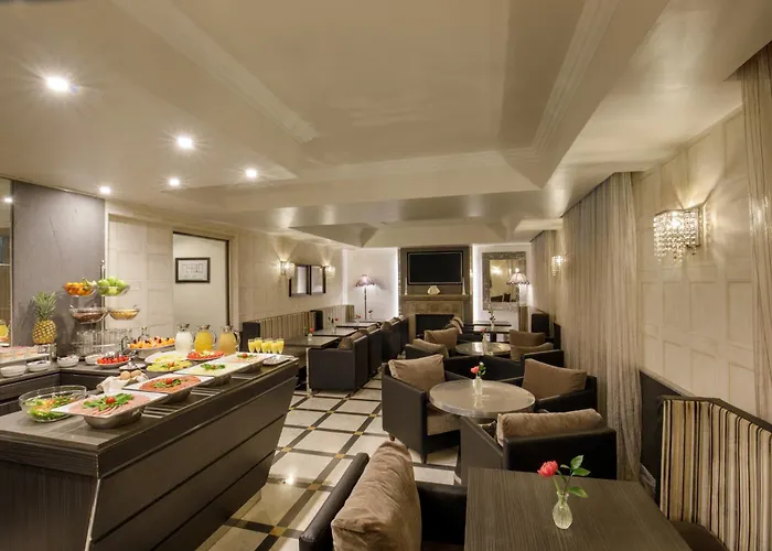 Hotel Royal Court 4*
