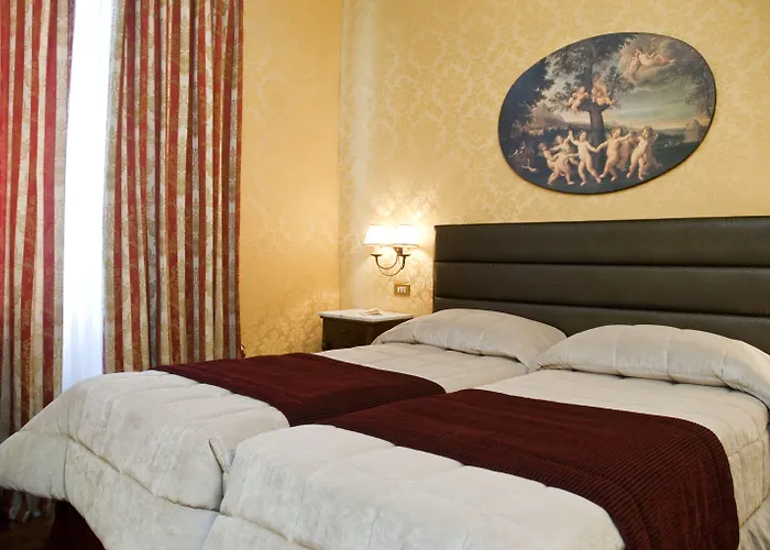 Hotel Royal Court 4*