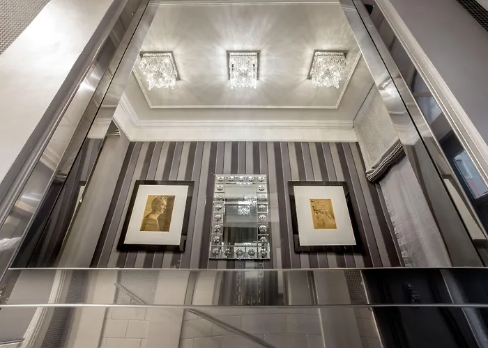 Hotel Royal Court 4*