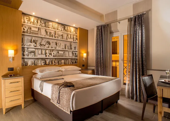 Royal Court Hotel 4*