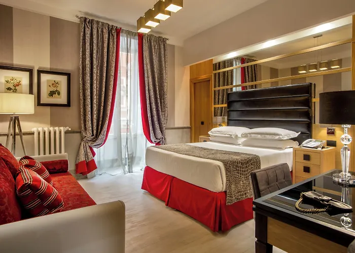 Royal Court מלון 4*